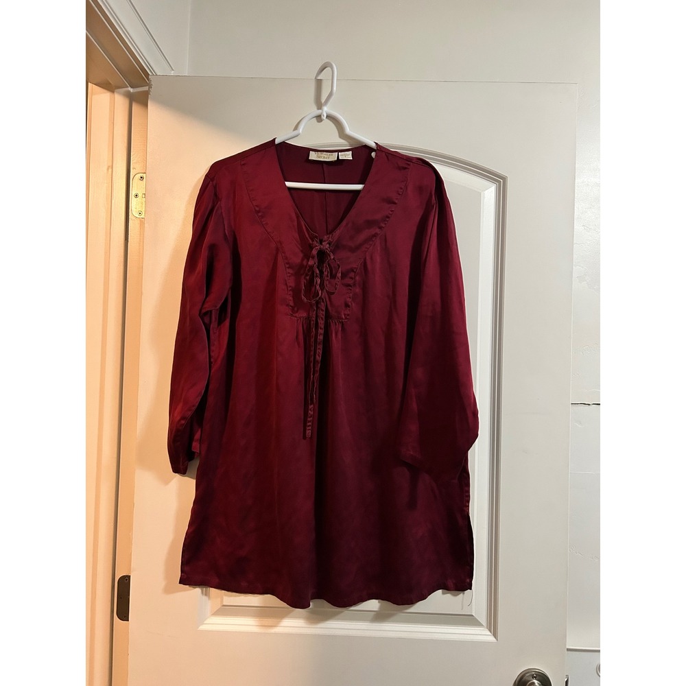 Victoria's Secret Burgundy Silk Lace Up night gown Size S‎